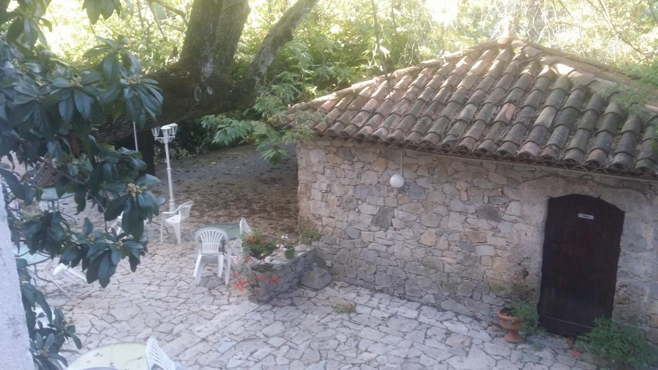 Auberge De Pachoquin Meounes-les-Montrieux Екстер'єр фото