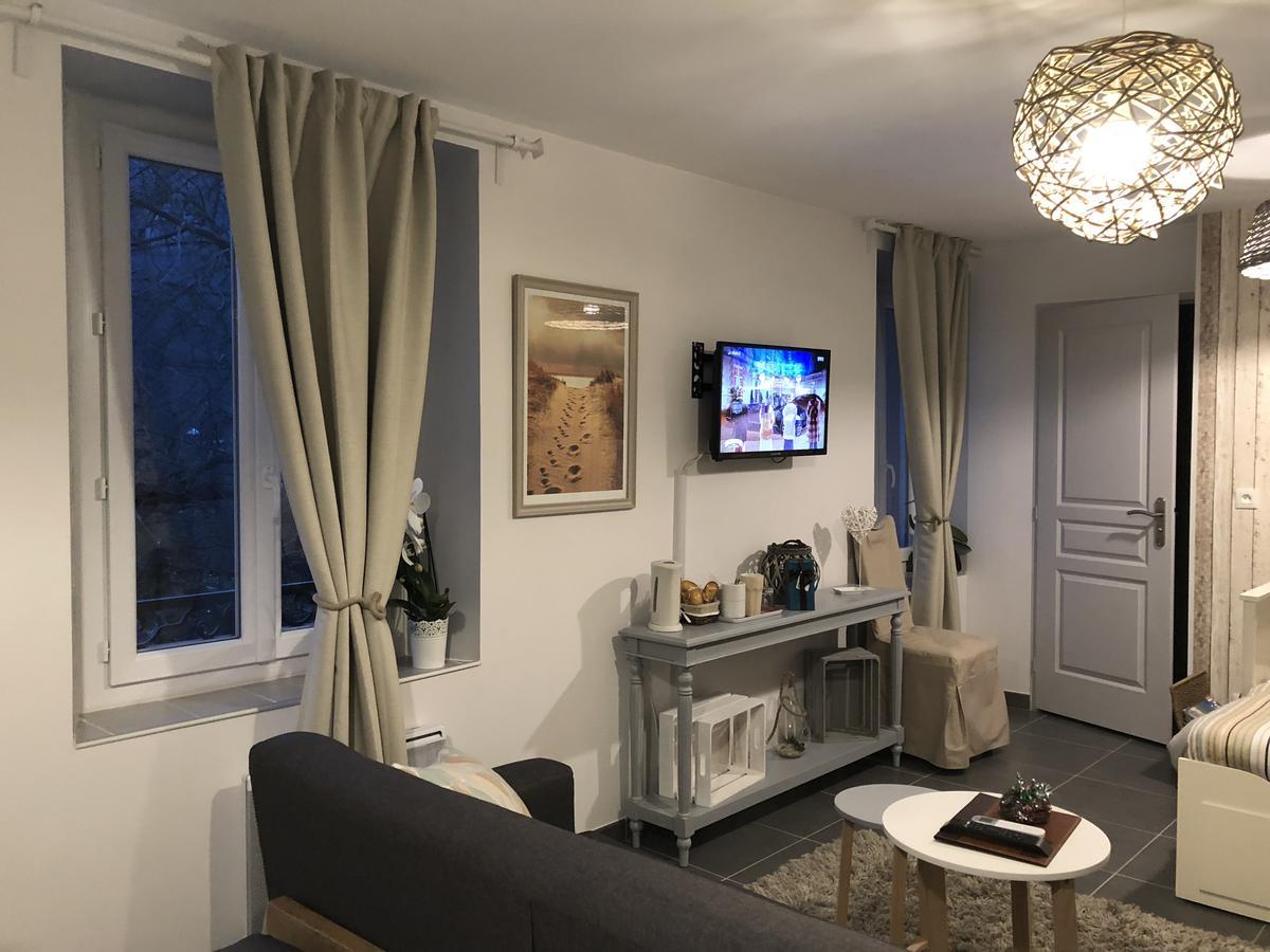 Auberge De Pachoquin Meounes-les-Montrieux Екстер'єр фото