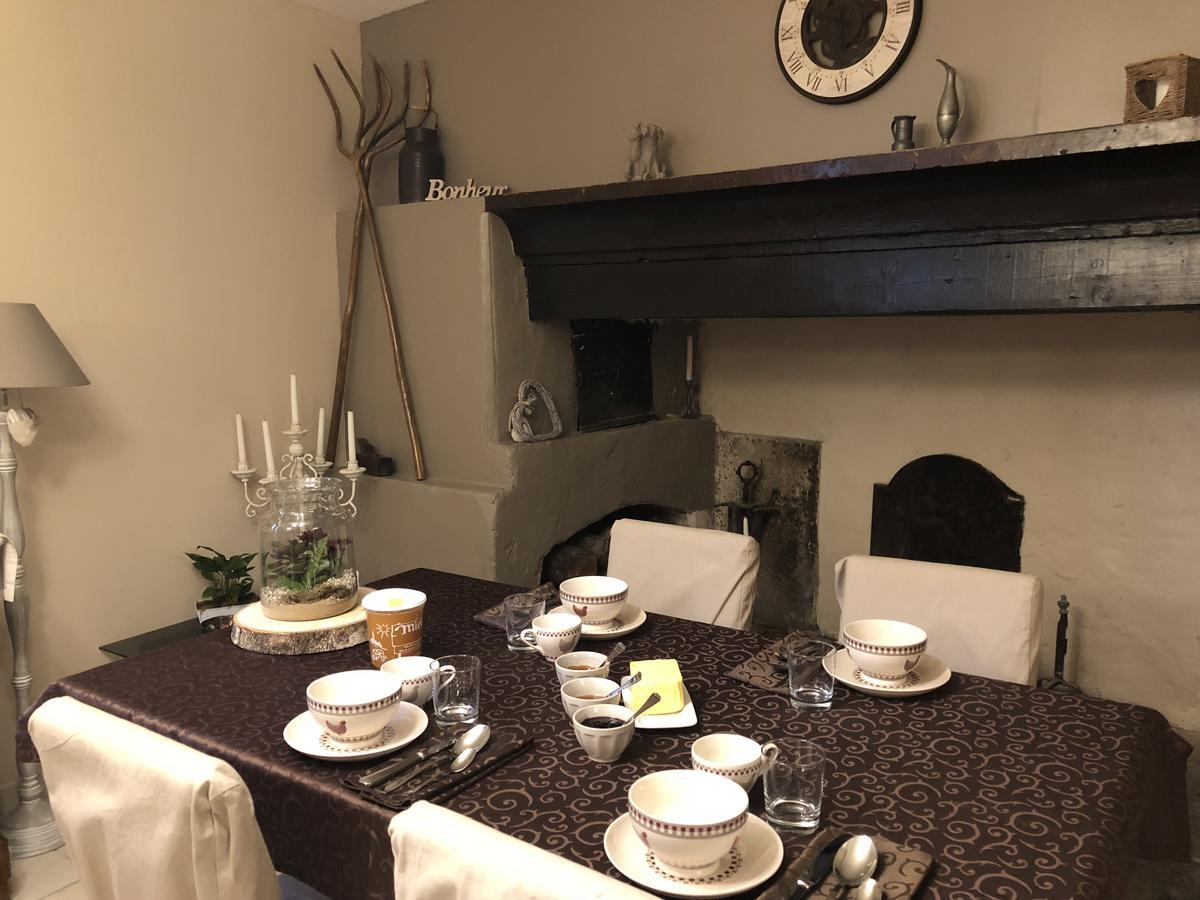 Auberge De Pachoquin Meounes-les-Montrieux Екстер'єр фото