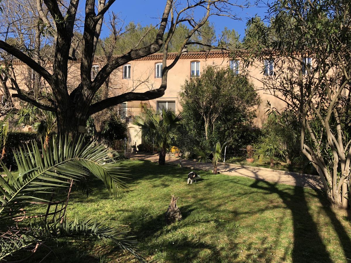 Auberge De Pachoquin Meounes-les-Montrieux Екстер'єр фото
