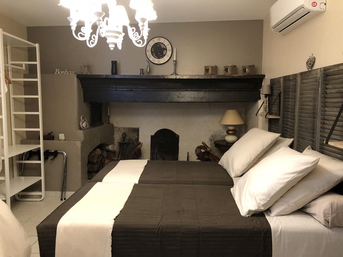 Auberge De Pachoquin Meounes-les-Montrieux Екстер'єр фото
