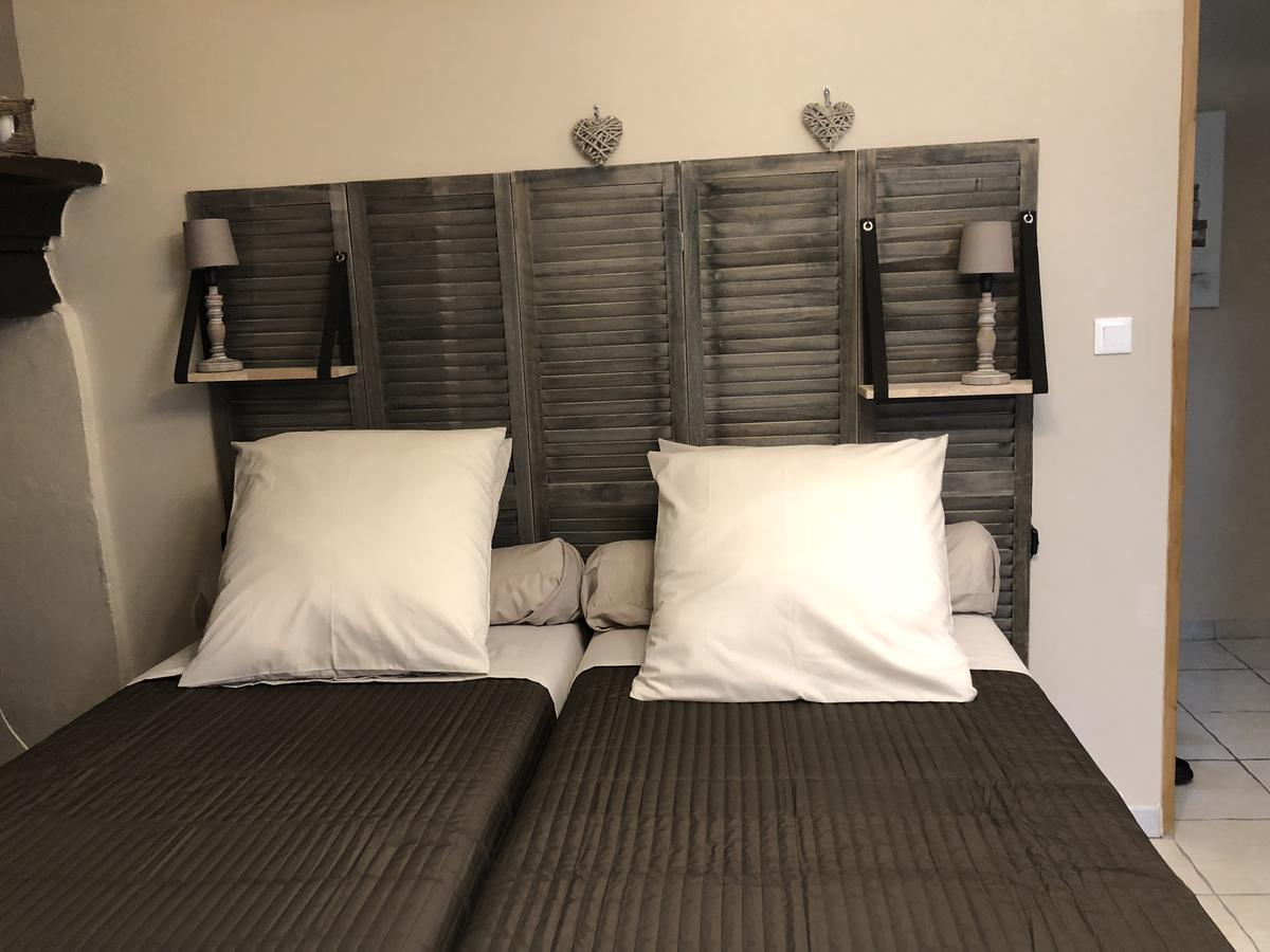 Auberge De Pachoquin Meounes-les-Montrieux Екстер'єр фото
