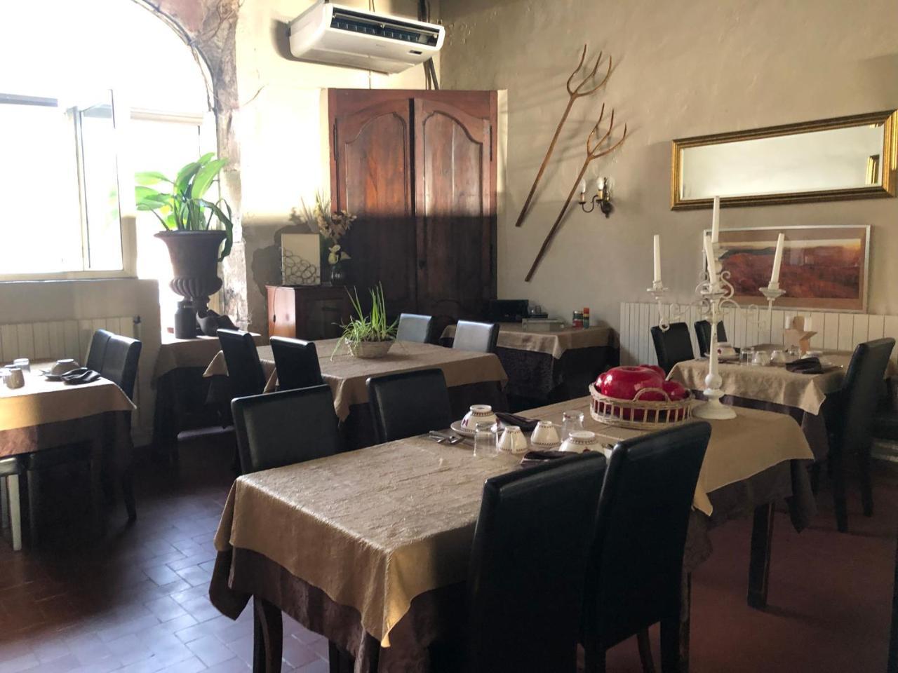 Auberge De Pachoquin Meounes-les-Montrieux Екстер'єр фото