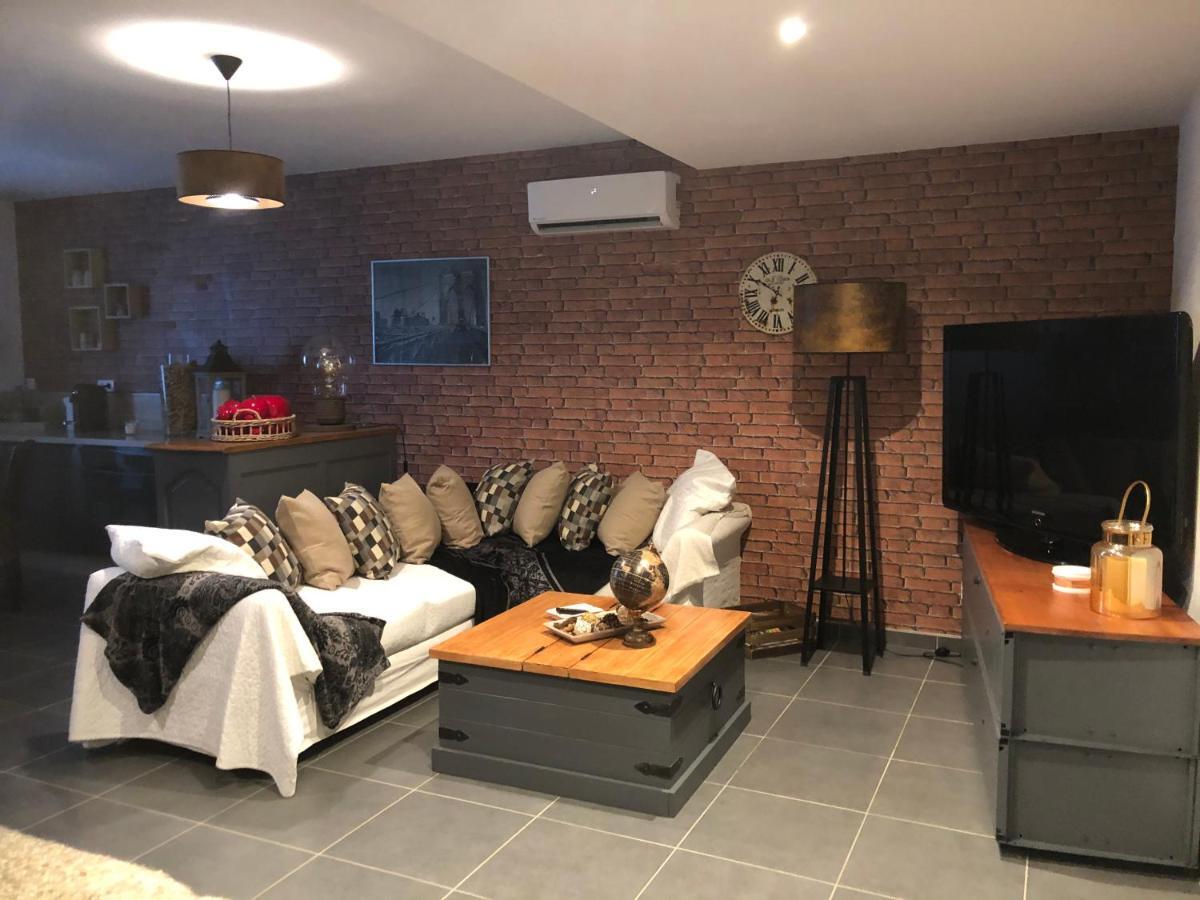 Auberge De Pachoquin Meounes-les-Montrieux Екстер'єр фото